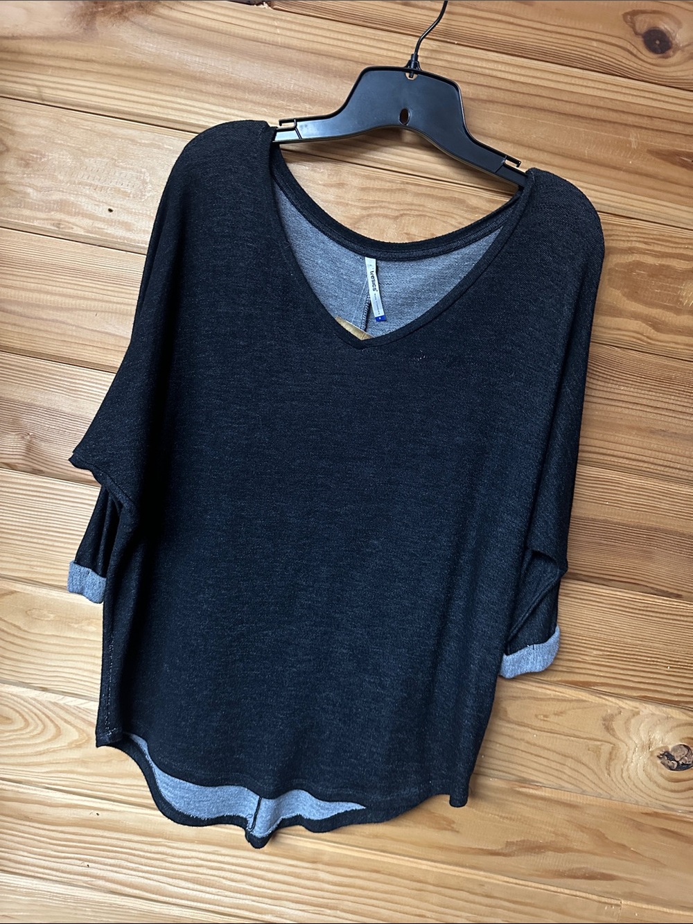 Tresics Women's Relaxed V-Neck Women's Top in Charcoal 3/4 Sleeve Size M